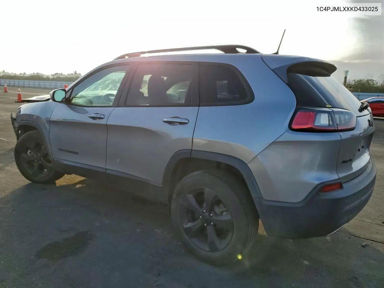1C4PJMLXXKD433025 2019 Jeep Cherokee Latitude Plus