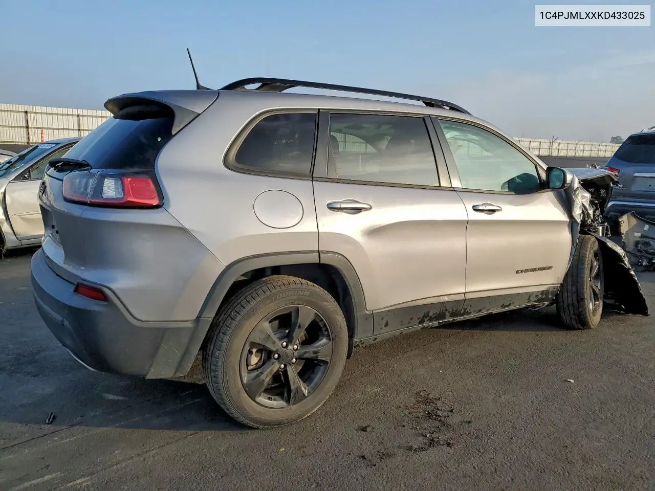 1C4PJMLXXKD433025 2019 Jeep Cherokee Latitude Plus