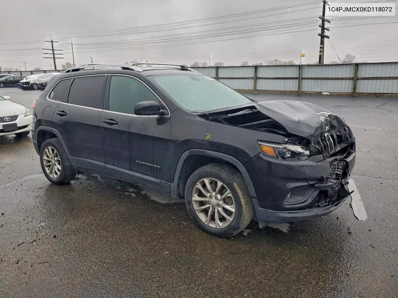 1C4PJMCX0KD118072 2019 Jeep Cherokee Latitude