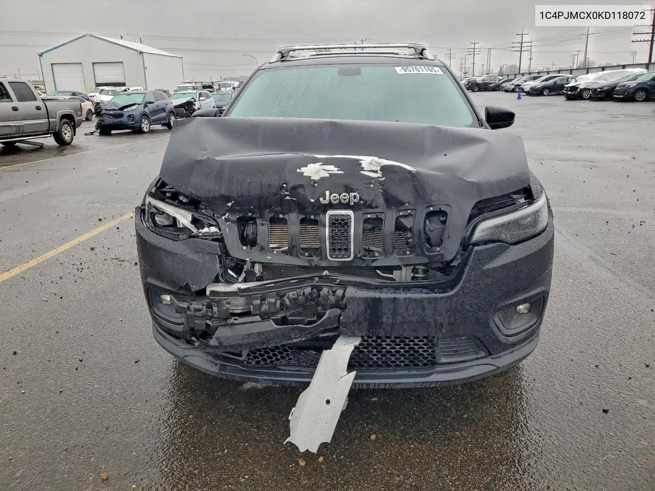 1C4PJMCX0KD118072 2019 Jeep Cherokee Latitude
