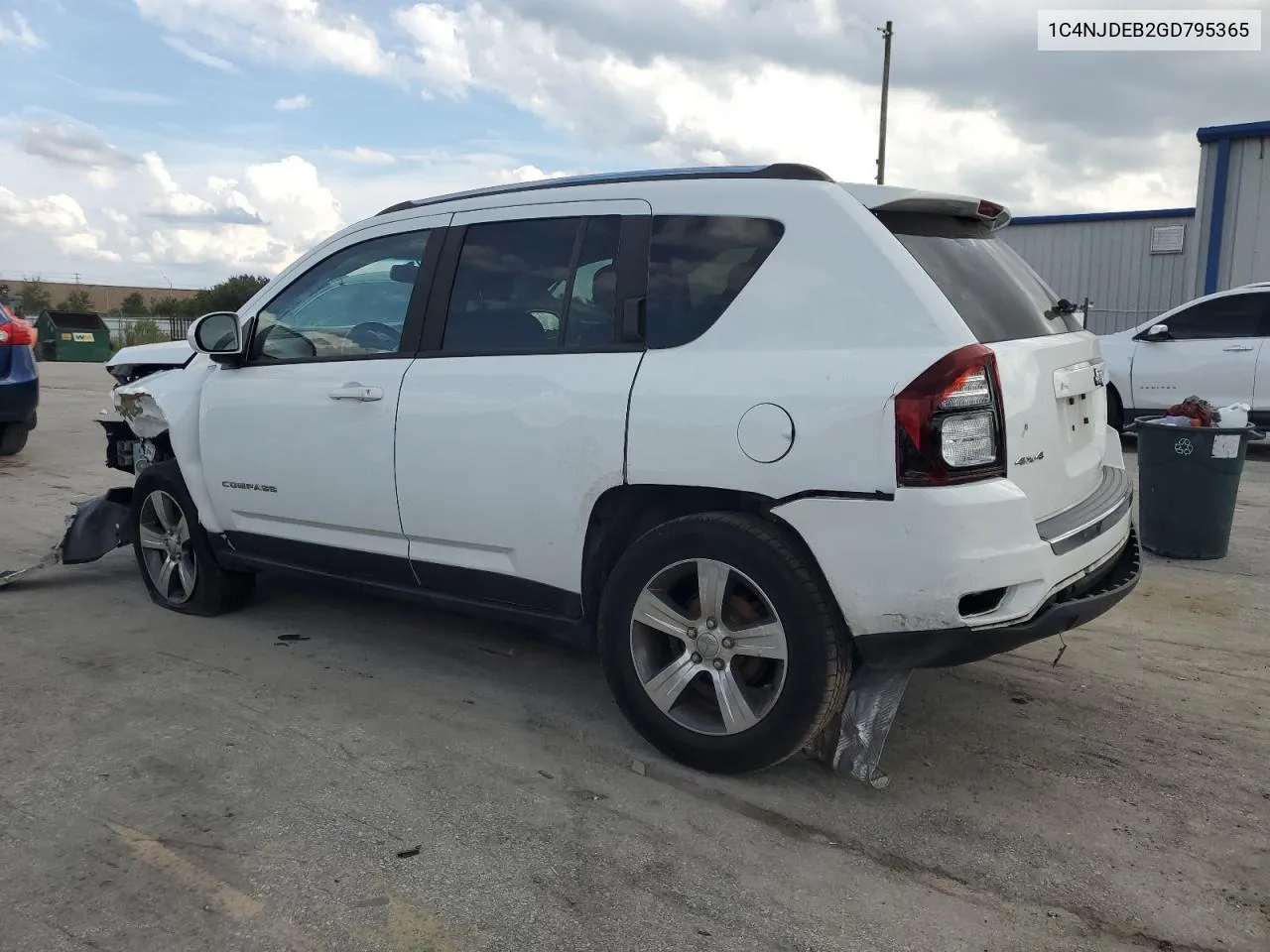 1C4NJDEB2GD795365 2016 Jeep Compass Latitude