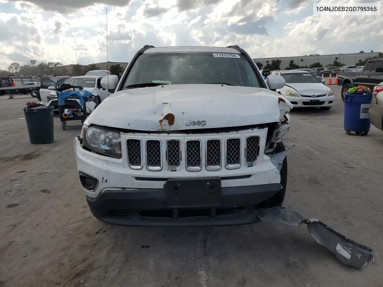 1C4NJDEB2GD795365 2016 Jeep Compass Latitude