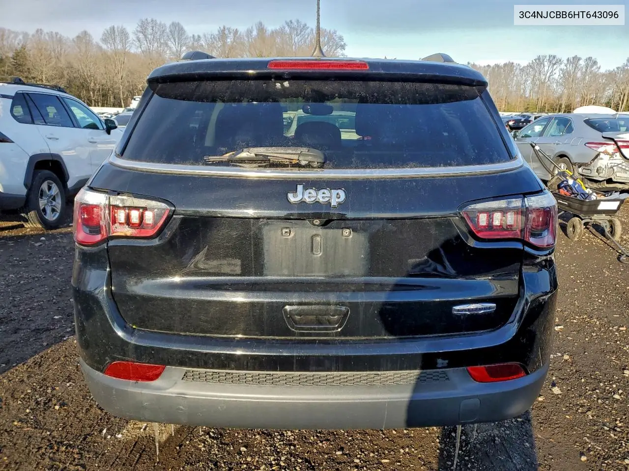 3C4NJCBB6HT643096 2017 Jeep Compass Latitude