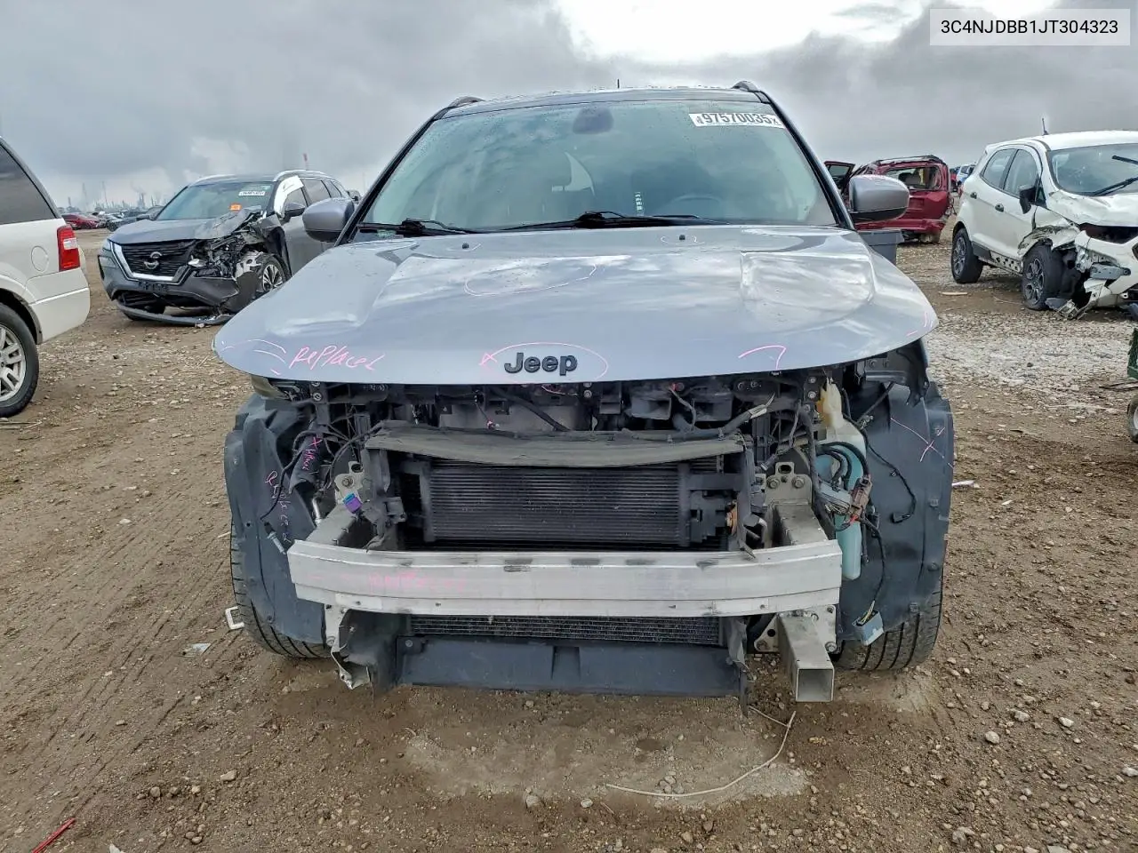 3C4NJDBB1JT304323 2018 Jeep Compass Latitude