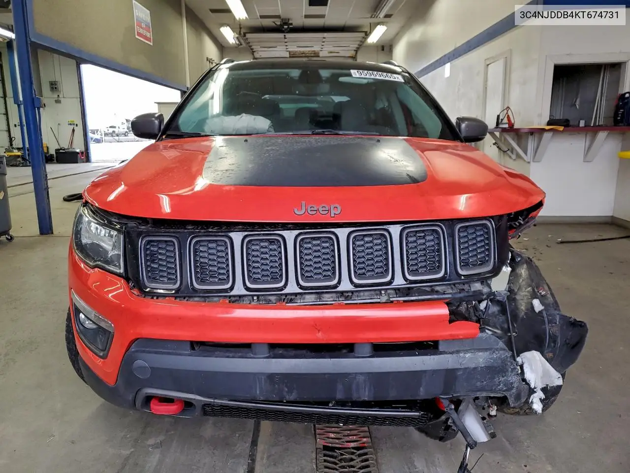 3C4NJDDB4KT674731 2019 Jeep Compass Trailhawk