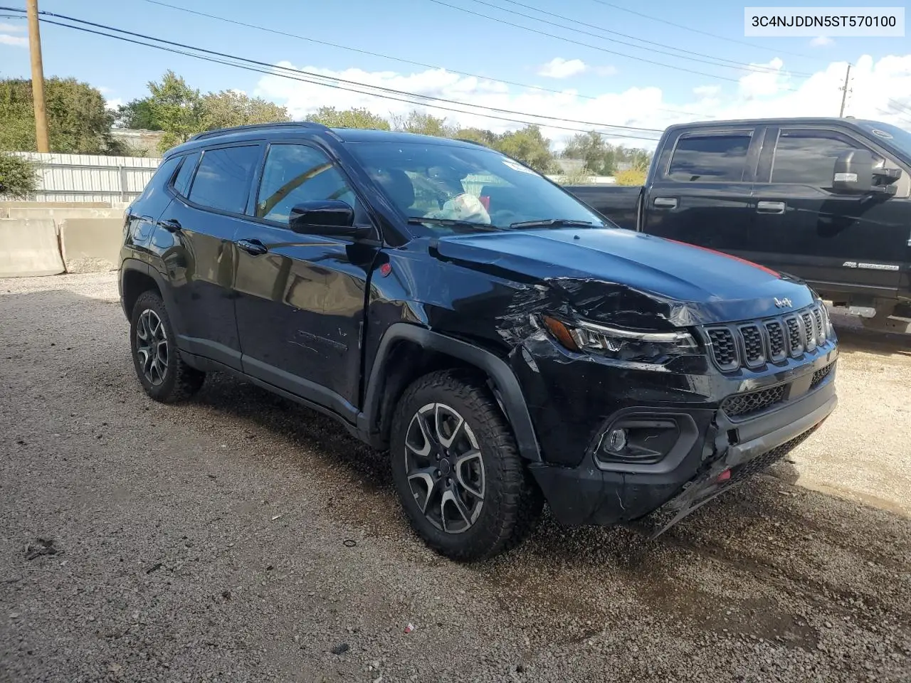 3C4NJDDN5ST570100 2025 Jeep Compass Trailhawk