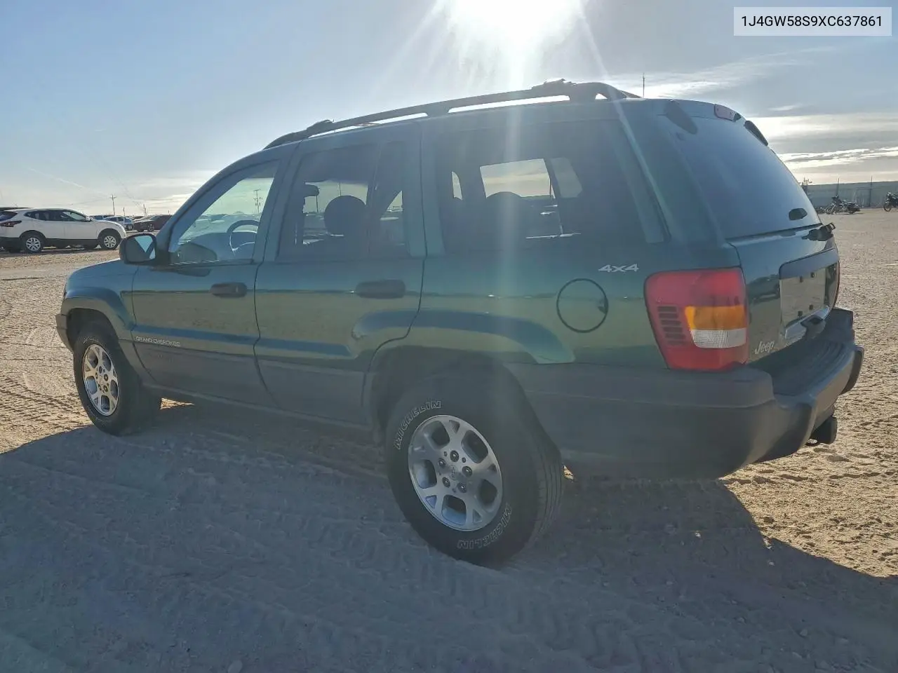 1J4GW58S9XC637861 1999 Jeep Grand Cherokee Laredo