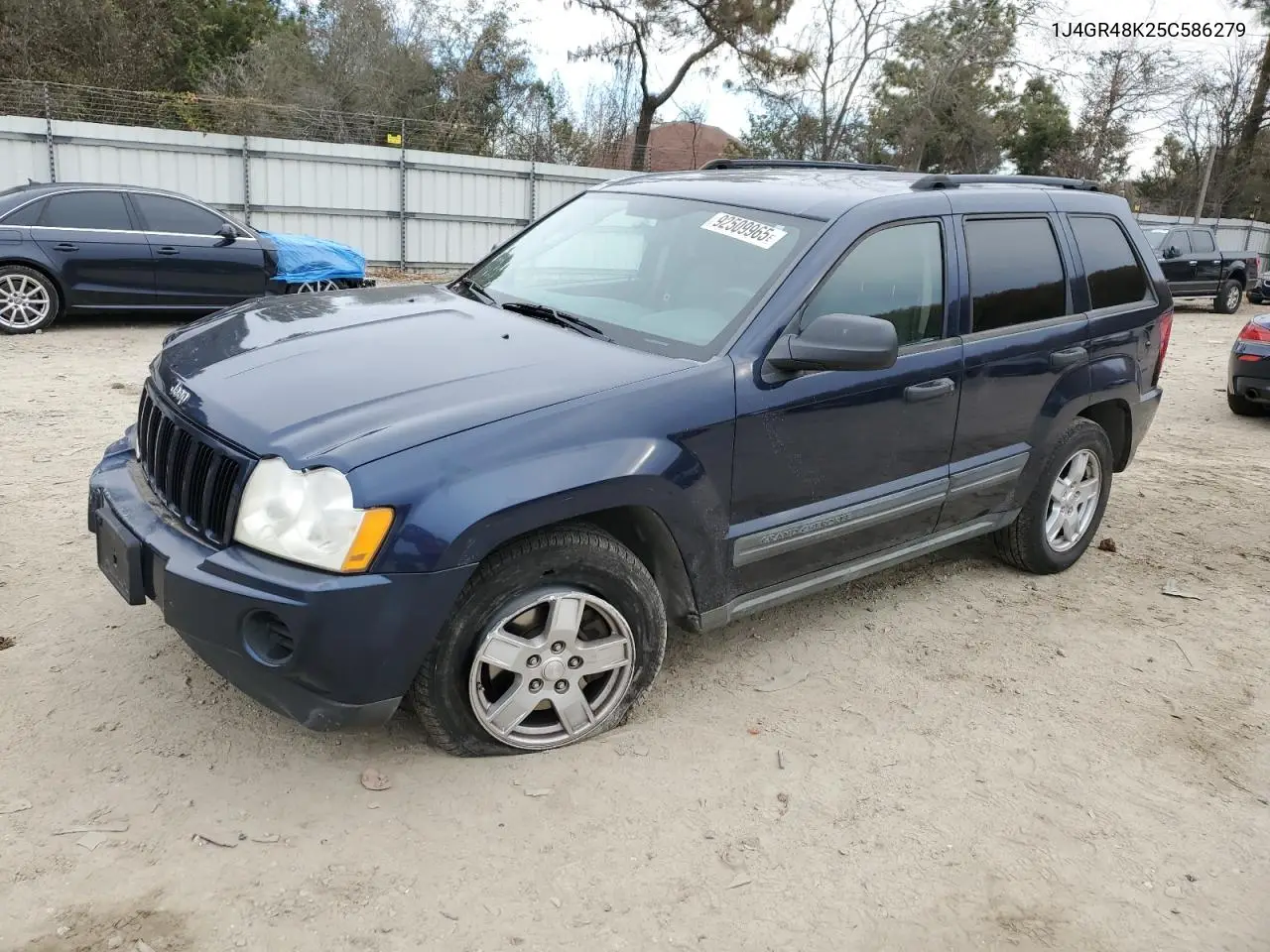 1J4GR48K25C586279 2005 Jeep Grand Cherokee Laredo