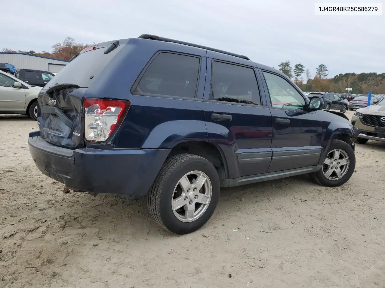 1J4GR48K25C586279 2005 Jeep Grand Cherokee Laredo