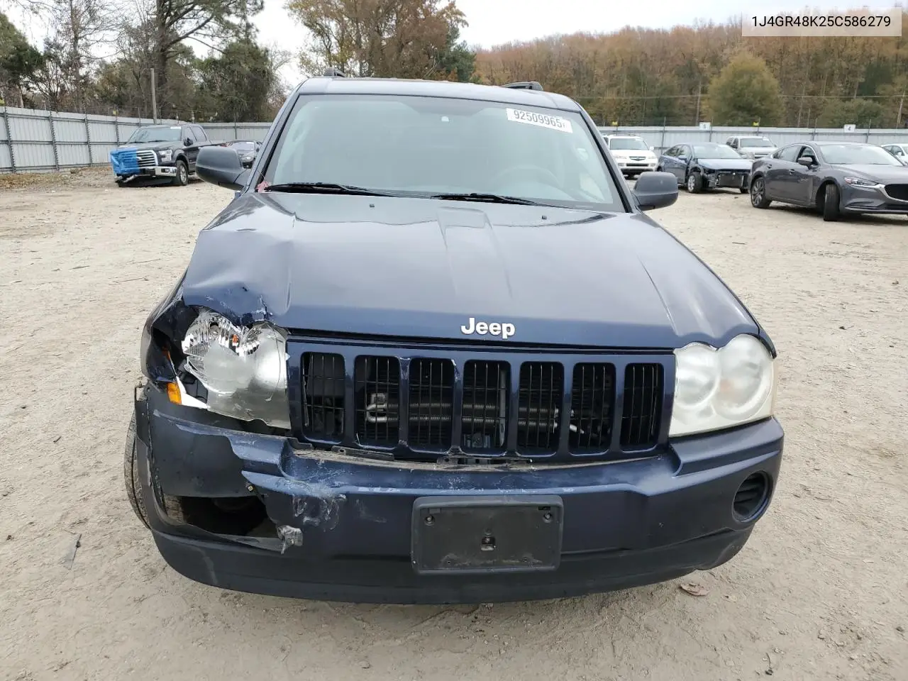 1J4GR48K25C586279 2005 Jeep Grand Cherokee Laredo