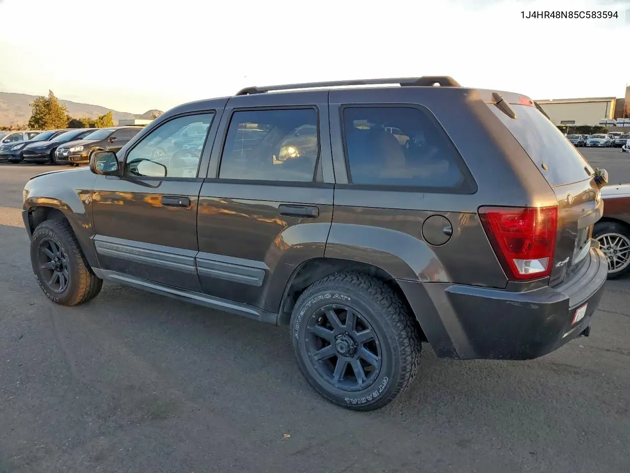 1J4HR48N85C583594 2005 Jeep Grand Cherokee Laredo