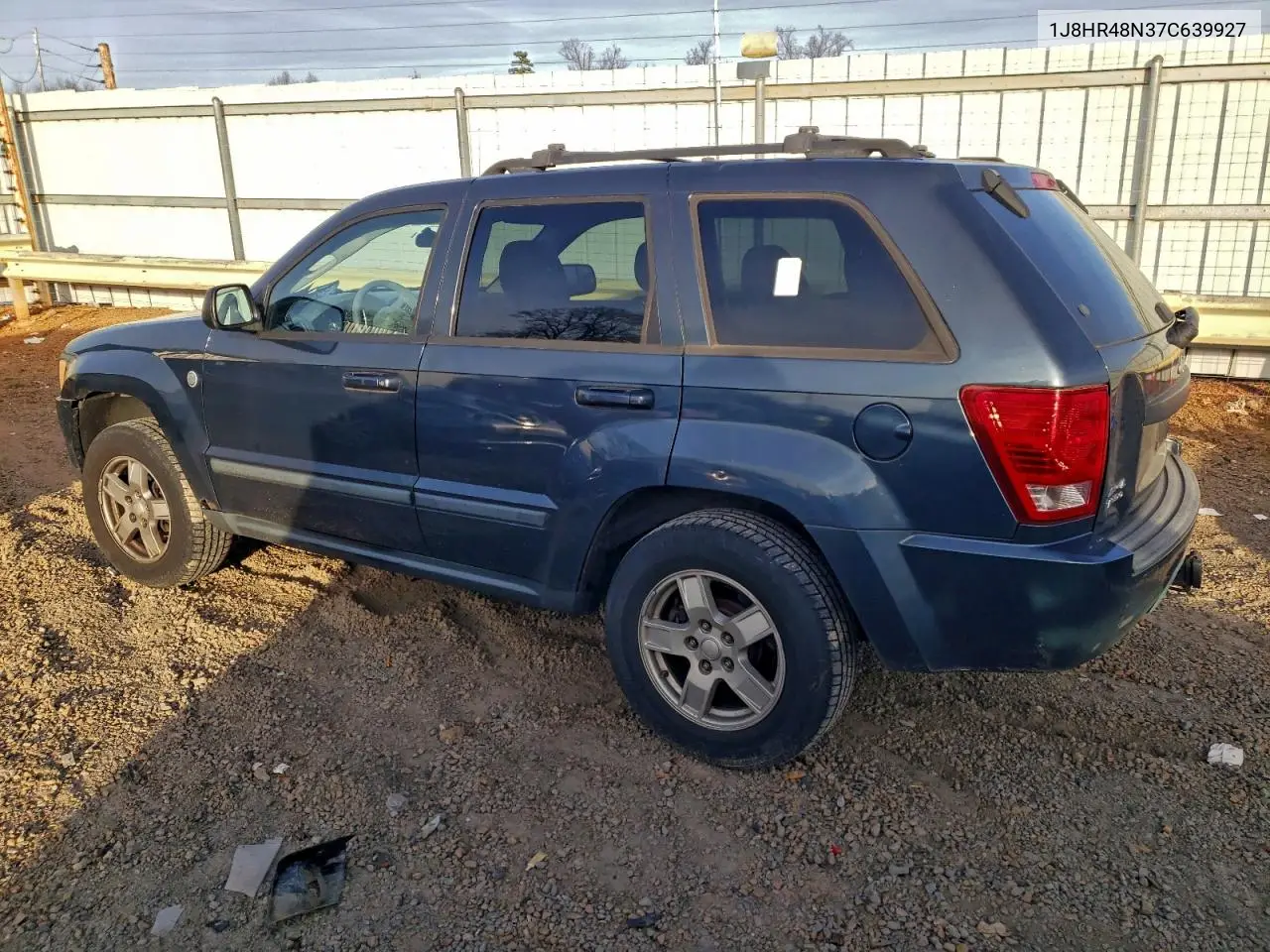 1J8HR48N37C639927 2007 Jeep Grand Cherokee Laredo
