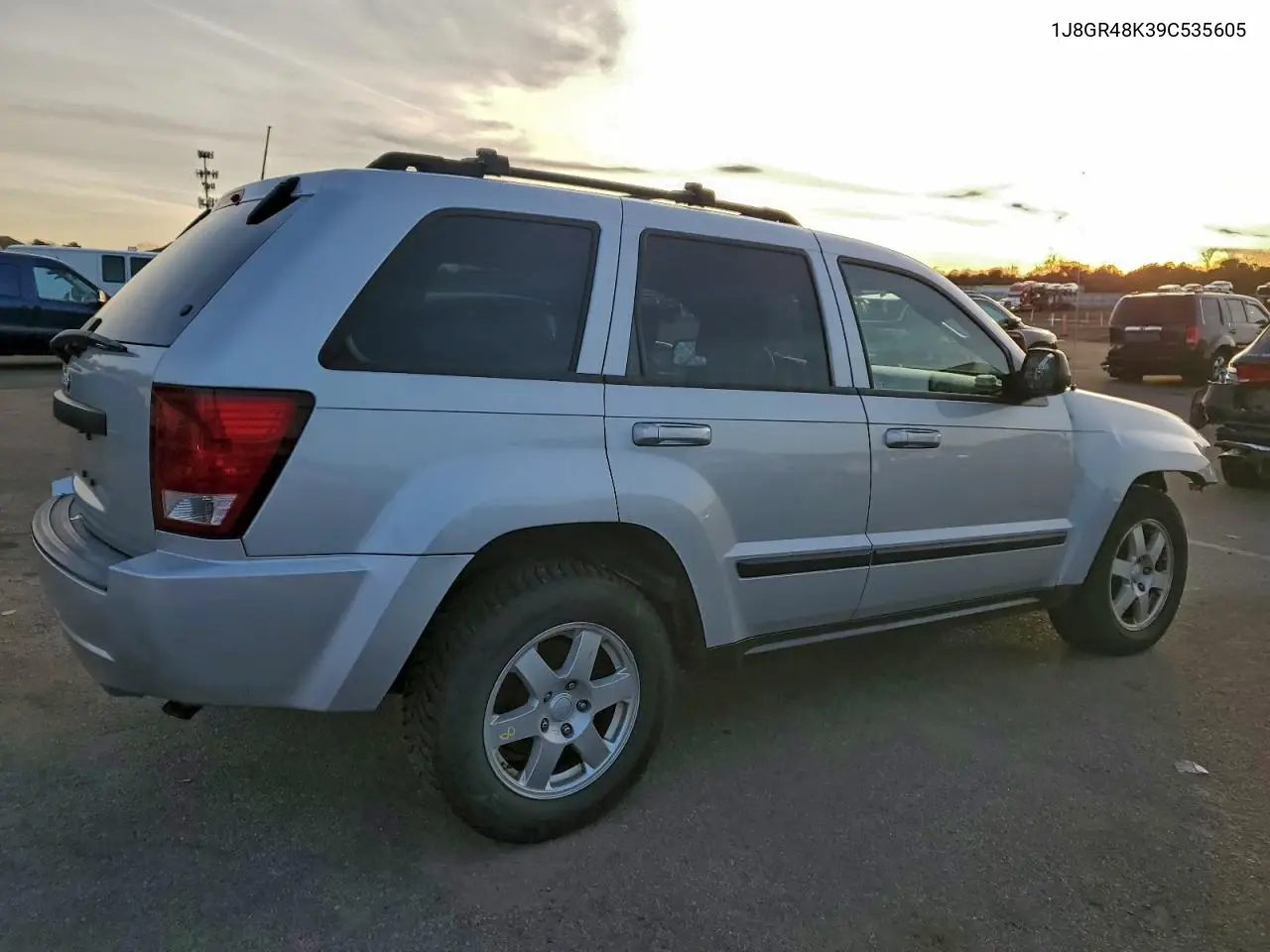 1J8GR48K39C535605 2009 Jeep Grand Cherokee Laredo