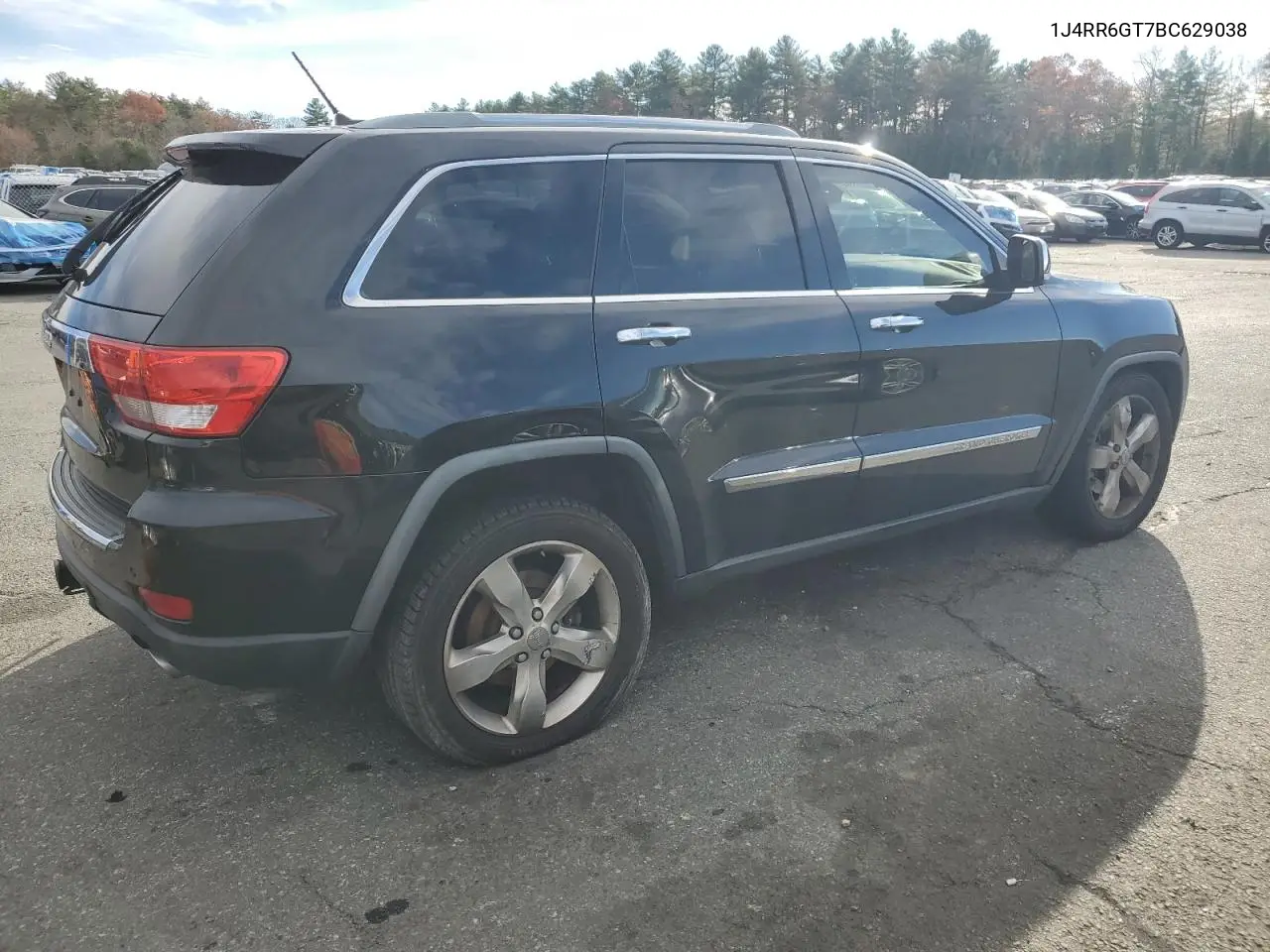 1J4RR6GT7BC629038 2011 Jeep Grand Cherokee Overland