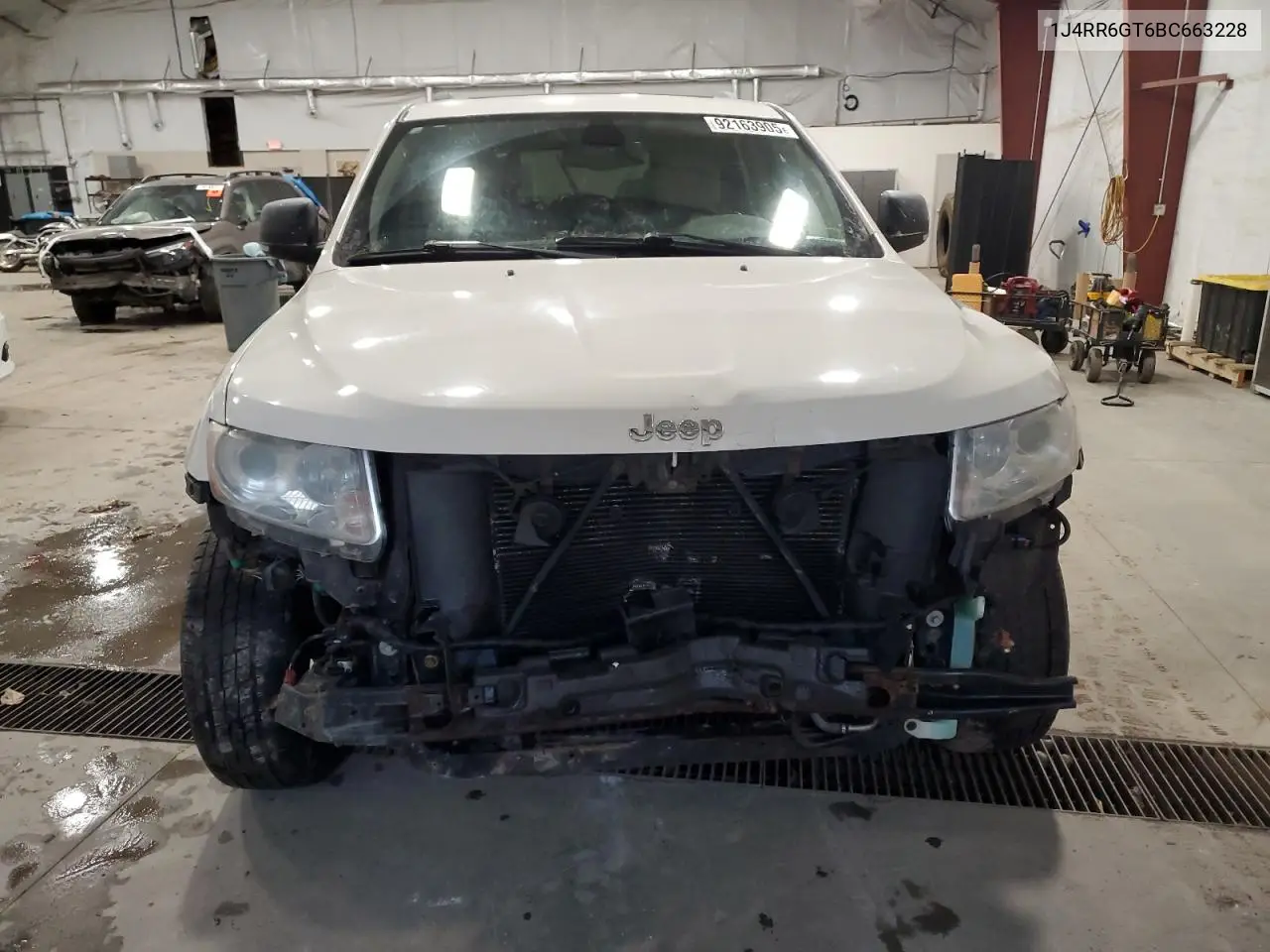 1J4RR6GT6BC663228 2011 Jeep Grand Cherokee Overland