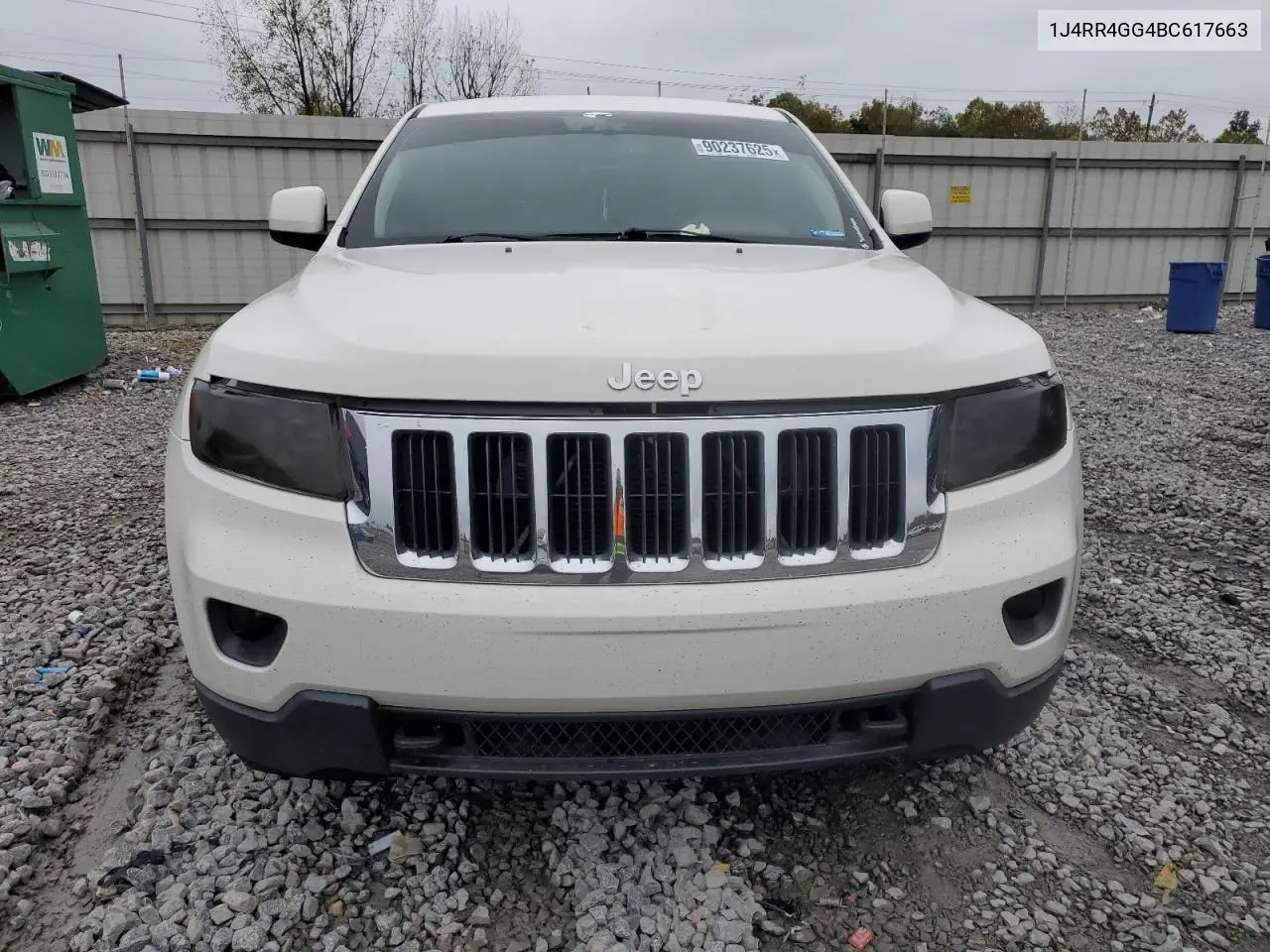 1J4RR4GG4BC617663 2011 Jeep Grand Cherokee Laredo