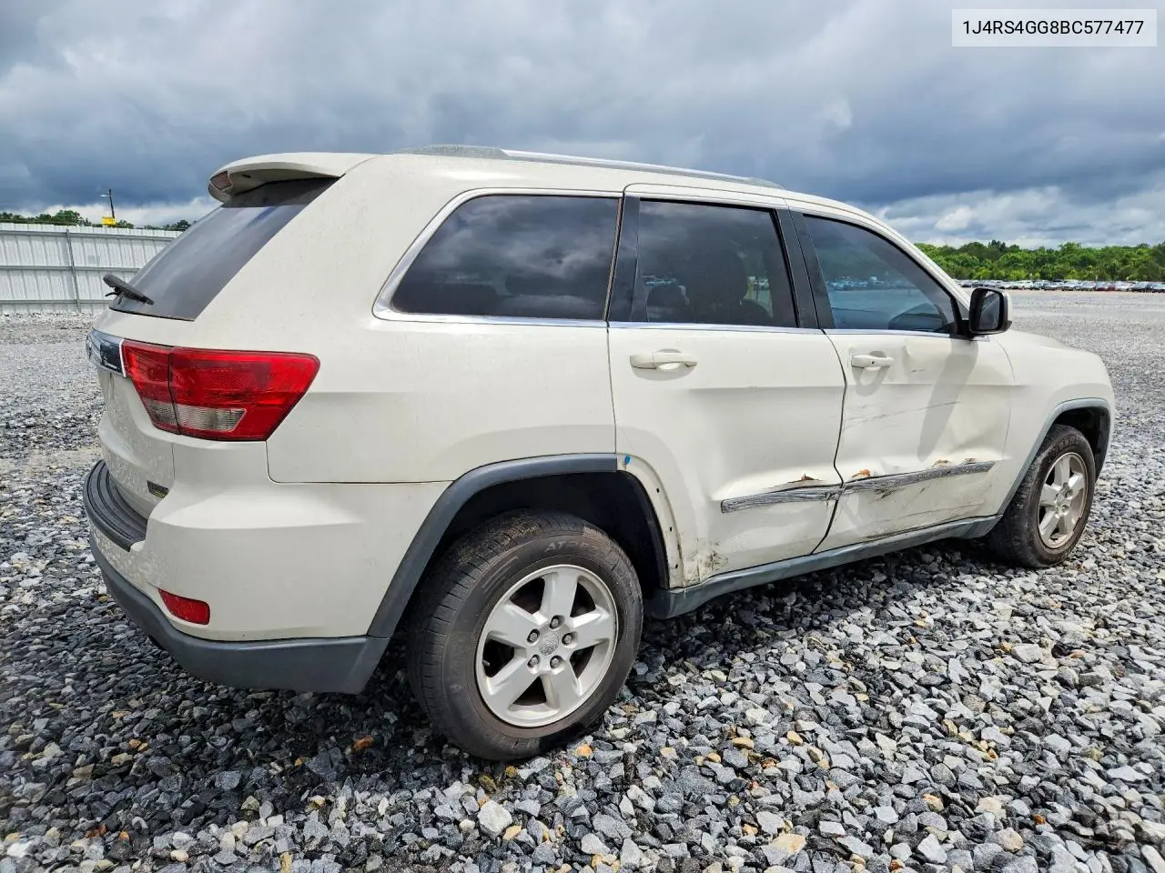 1J4RS4GG8BC577477 2011 Jeep Grand Cherokee Laredo
