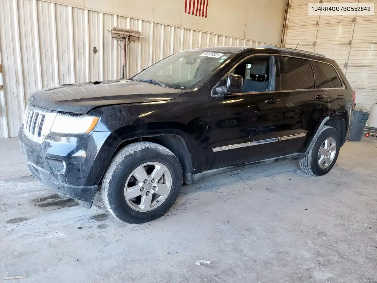 1J4RR4GG7BC552842 2011 Jeep Grand Cherokee Laredo