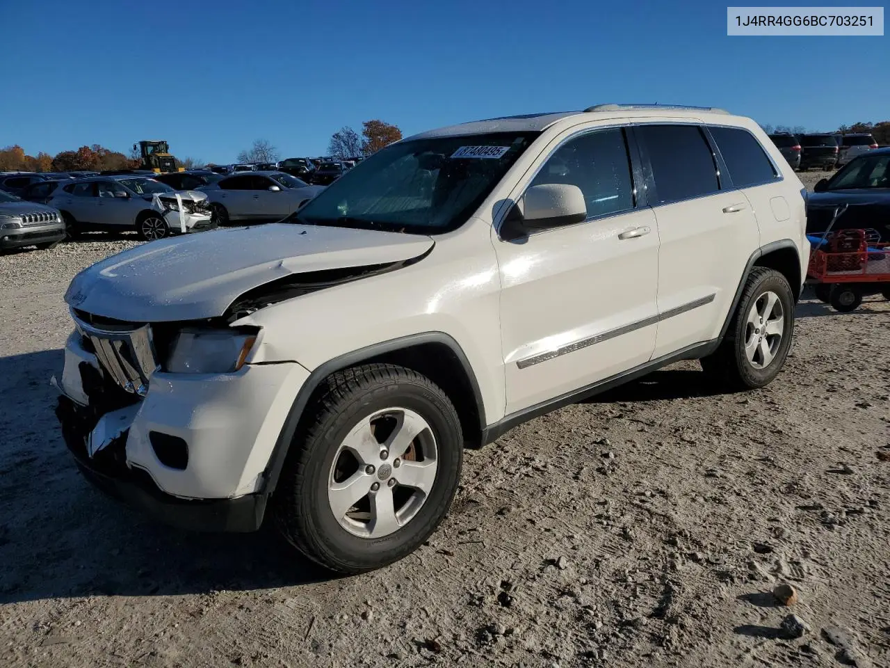 1J4RR4GG6BC703251 2011 Jeep Grand Cherokee Laredo