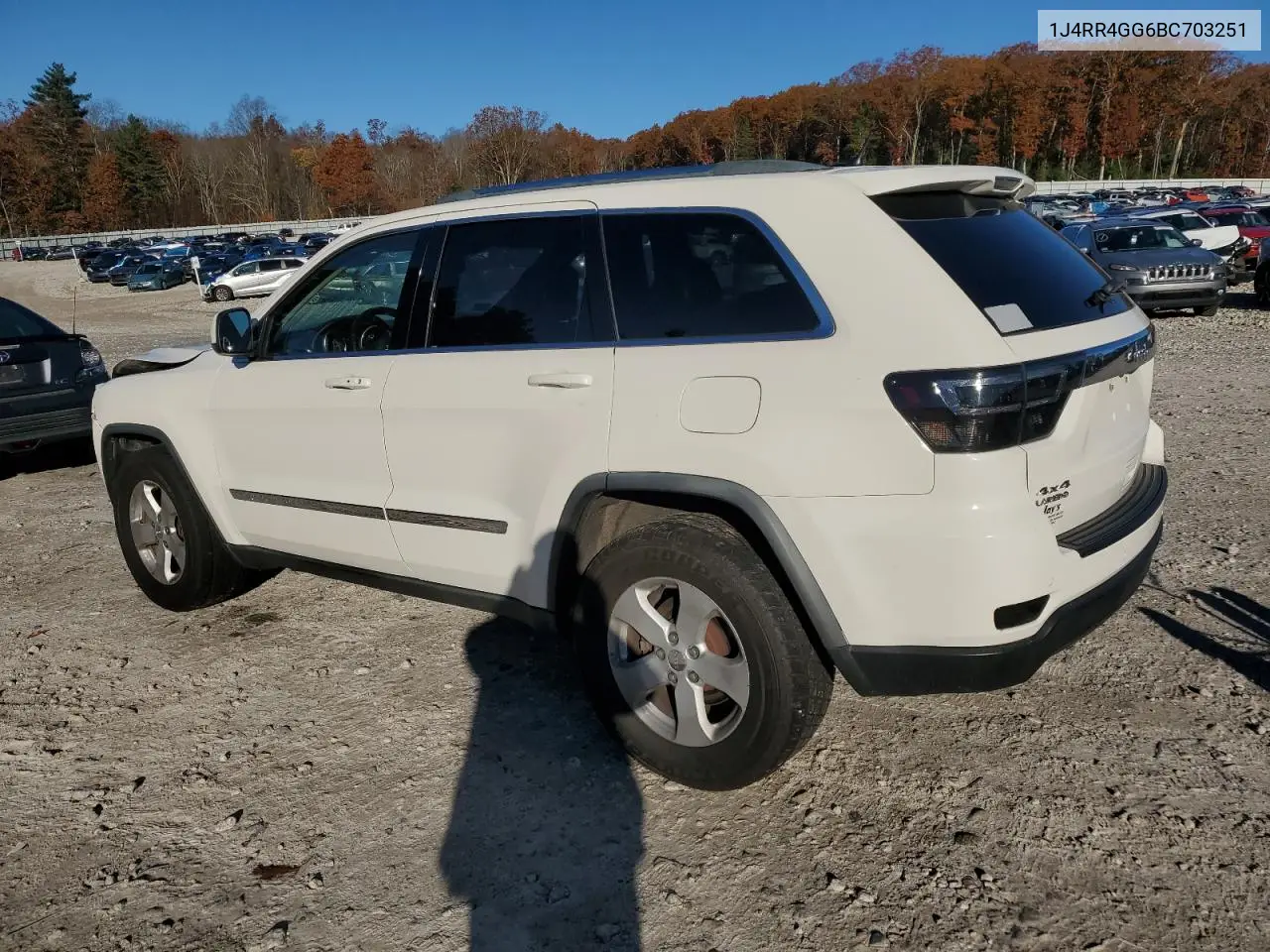 1J4RR4GG6BC703251 2011 Jeep Grand Cherokee Laredo