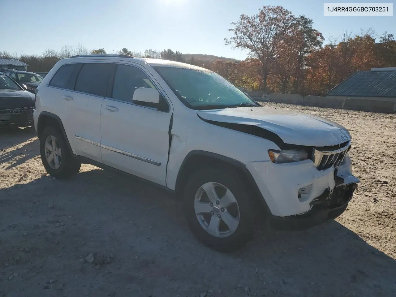 1J4RR4GG6BC703251 2011 Jeep Grand Cherokee Laredo
