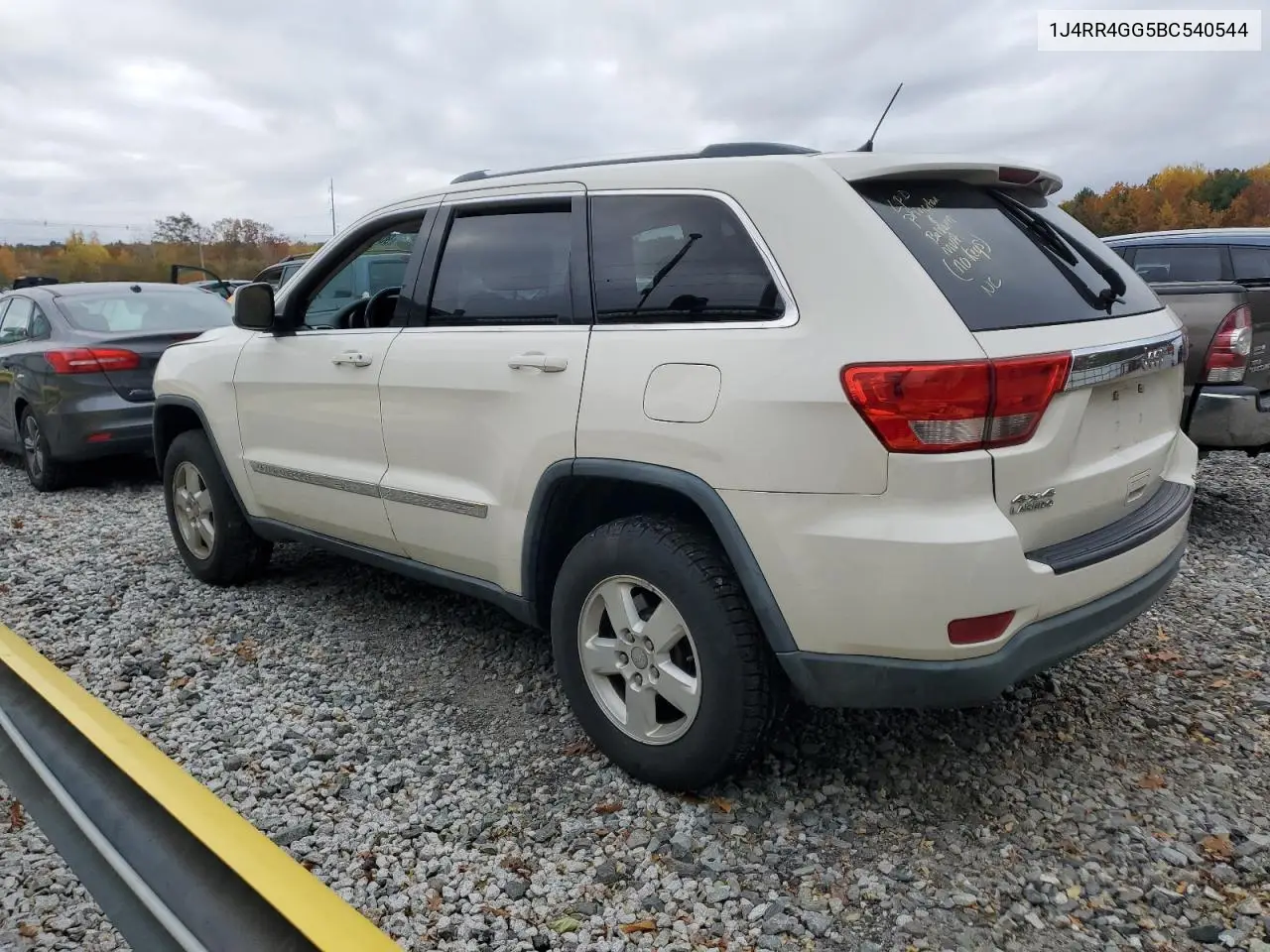 1J4RR4GG5BC540544 2011 Jeep Grand Cherokee Laredo
