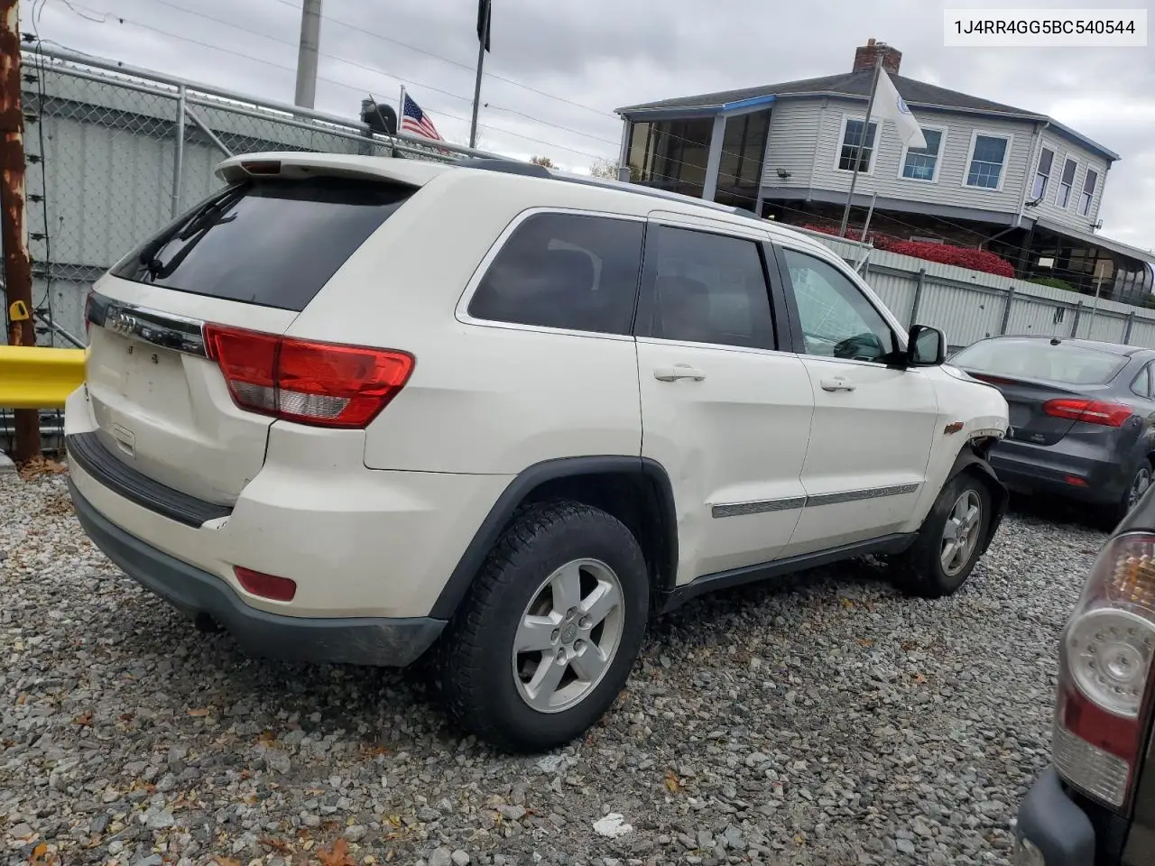 1J4RR4GG5BC540544 2011 Jeep Grand Cherokee Laredo