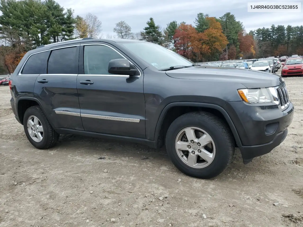 1J4RR4GG3BC523855 2011 Jeep Grand Cherokee Laredo