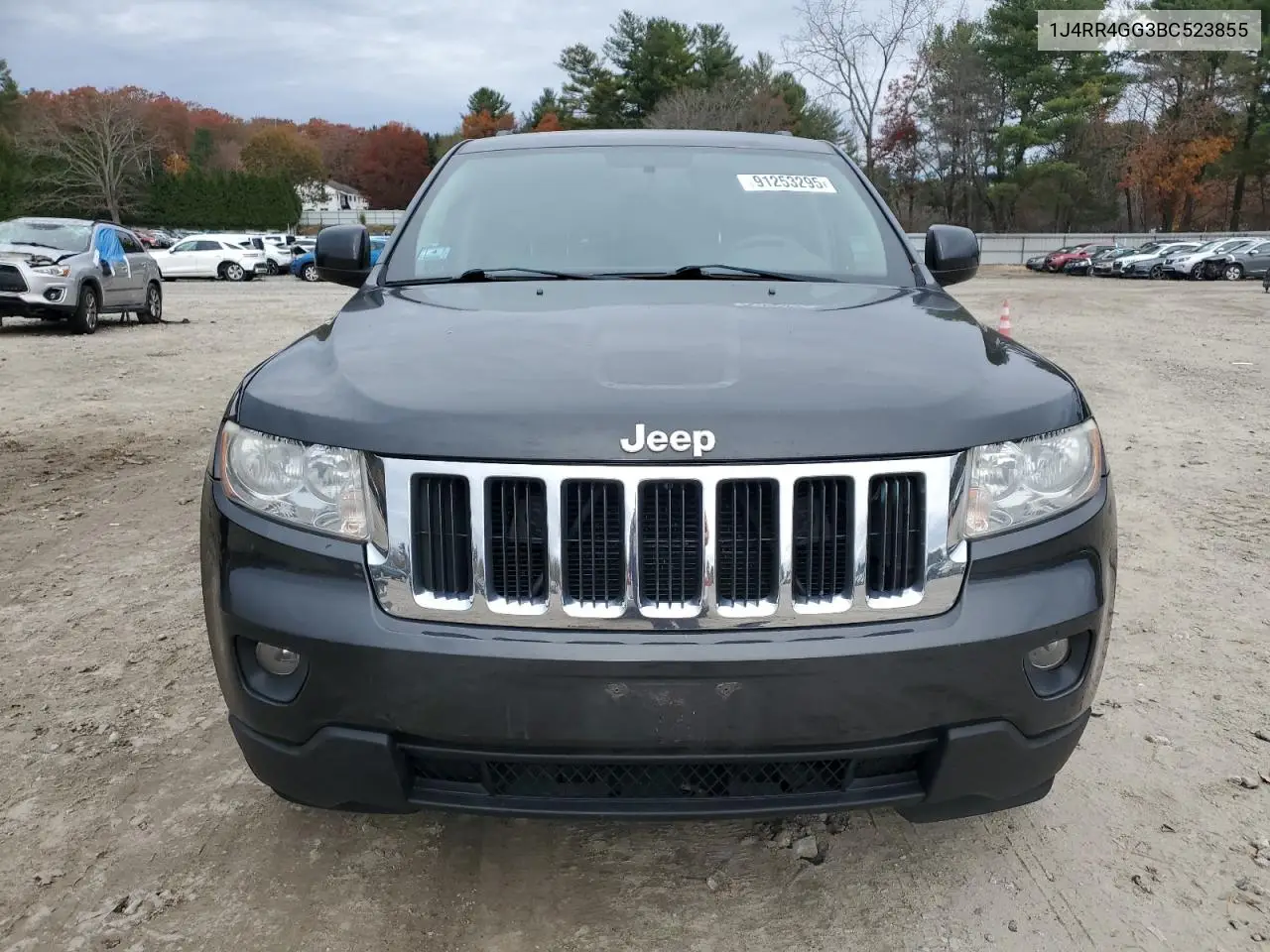 1J4RR4GG3BC523855 2011 Jeep Grand Cherokee Laredo
