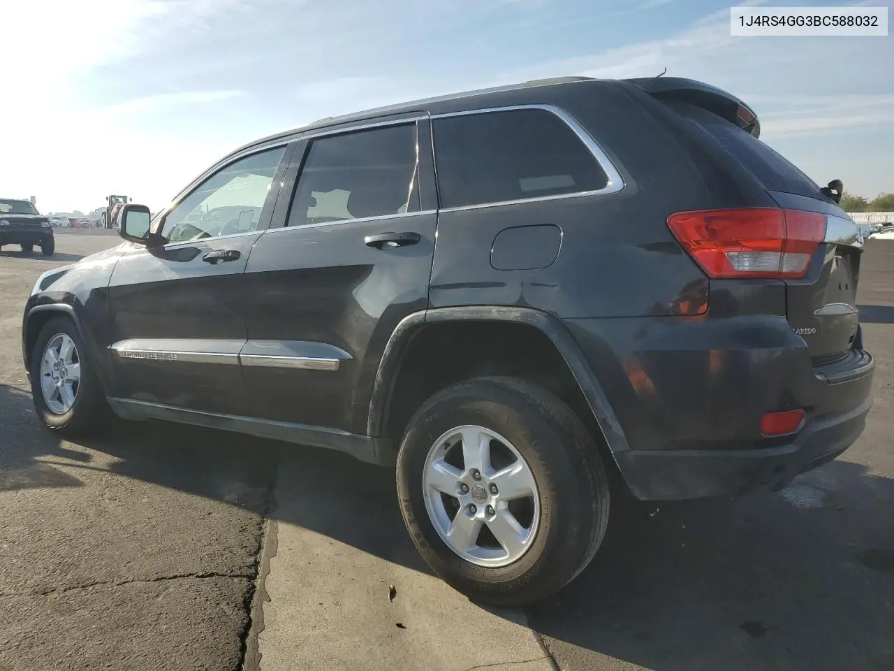 1J4RS4GG3BC588032 2011 Jeep Grand Cherokee Laredo