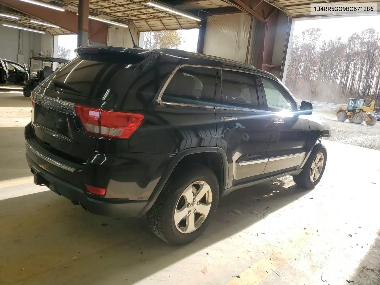 1J4RR5GG9BC671286 2011 Jeep Grand Cherokee Limited