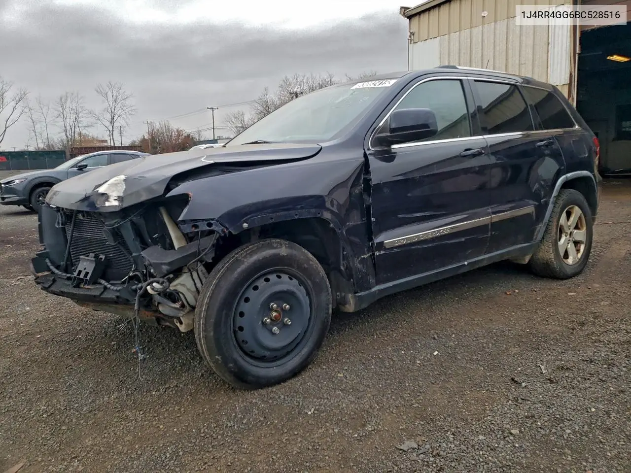 1J4RR4GG6BC528516 2011 Jeep Grand Cherokee Laredo