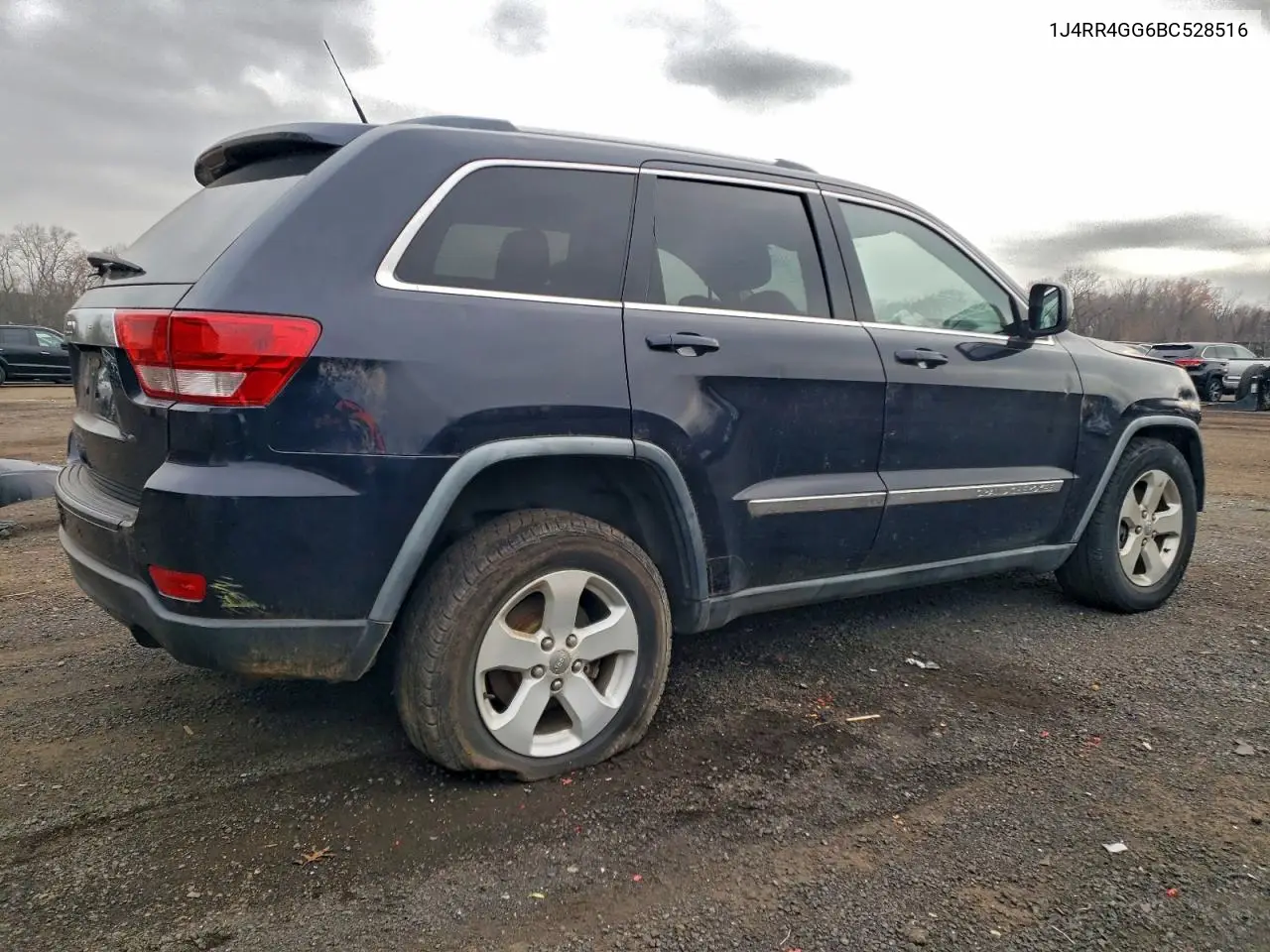 1J4RR4GG6BC528516 2011 Jeep Grand Cherokee Laredo