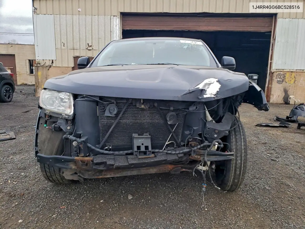 1J4RR4GG6BC528516 2011 Jeep Grand Cherokee Laredo