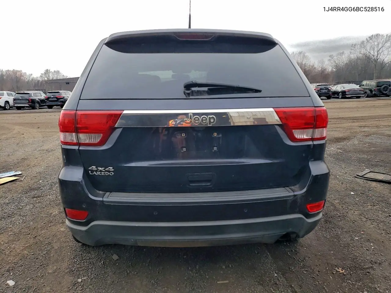 1J4RR4GG6BC528516 2011 Jeep Grand Cherokee Laredo