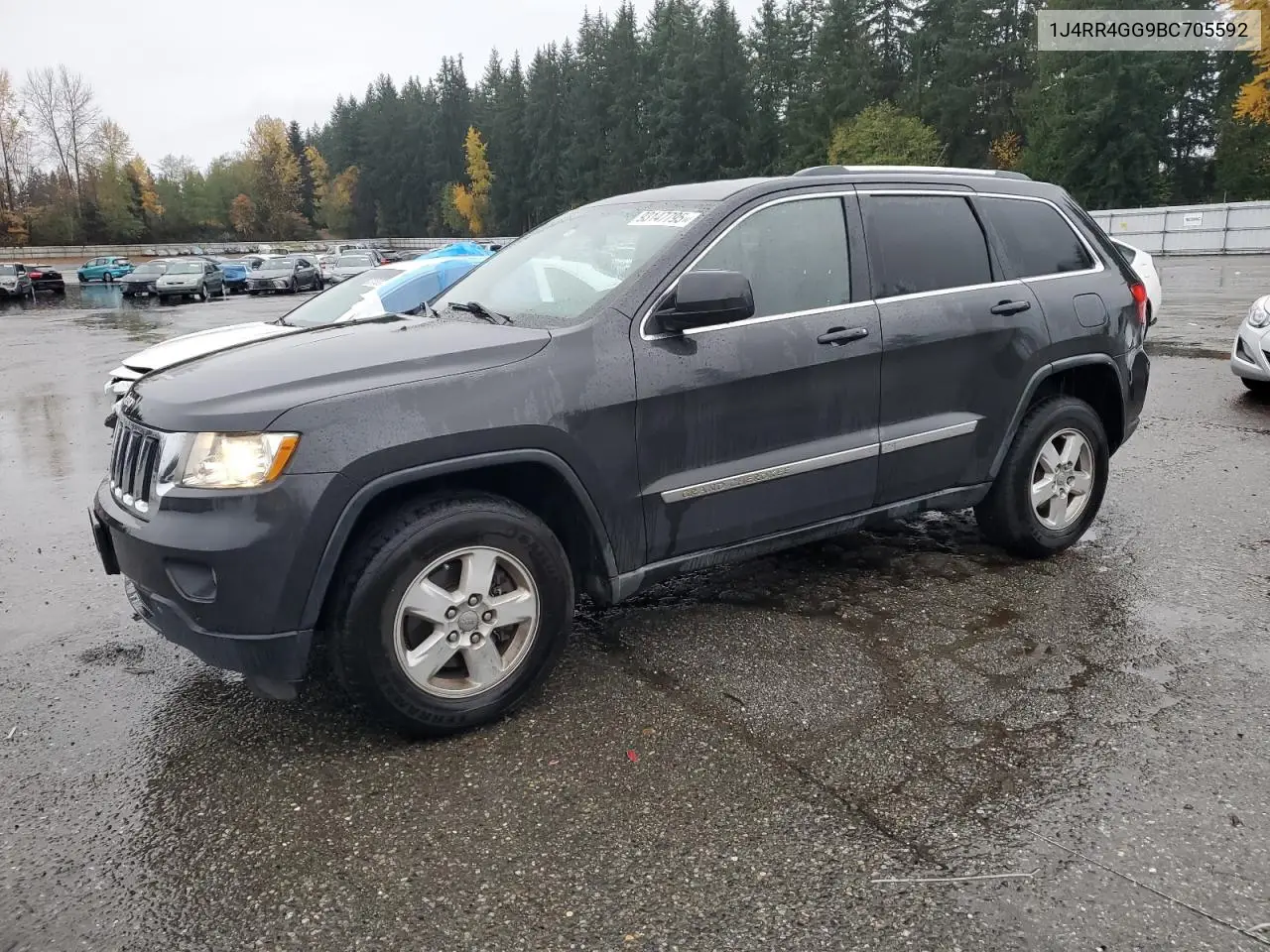 1J4RR4GG9BC705592 2011 Jeep Grand Cherokee Laredo