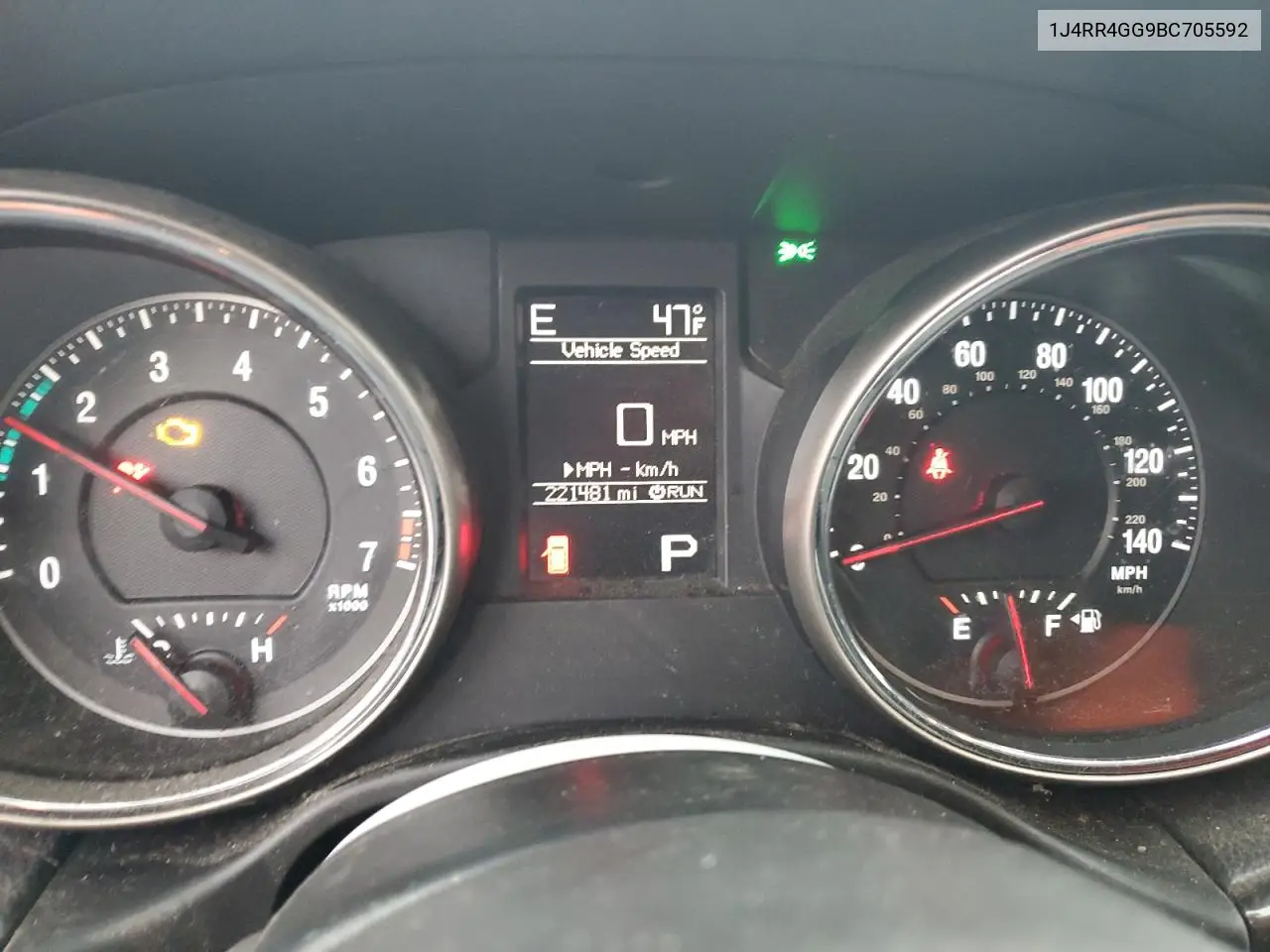 1J4RR4GG9BC705592 2011 Jeep Grand Cherokee Laredo