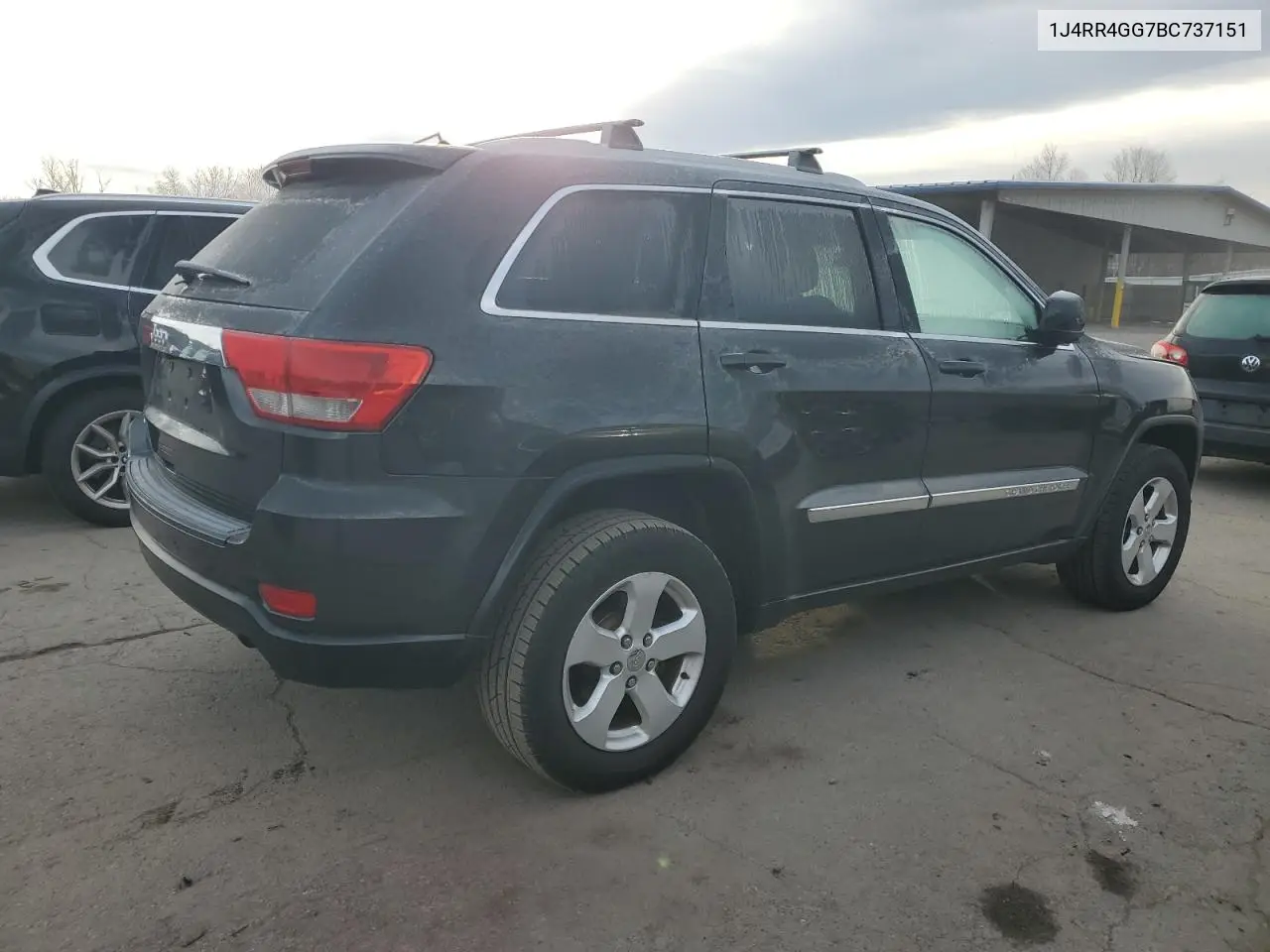 1J4RR4GG7BC737151 2011 Jeep Grand Cherokee Laredo