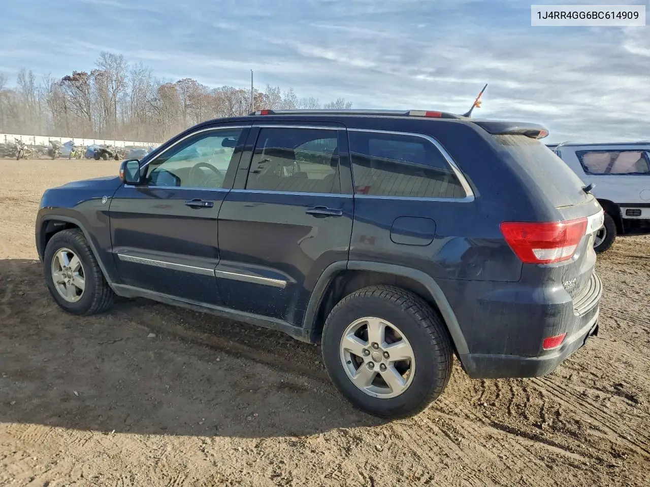 1J4RR4GG6BC614909 2011 Jeep Grand Cherokee Laredo