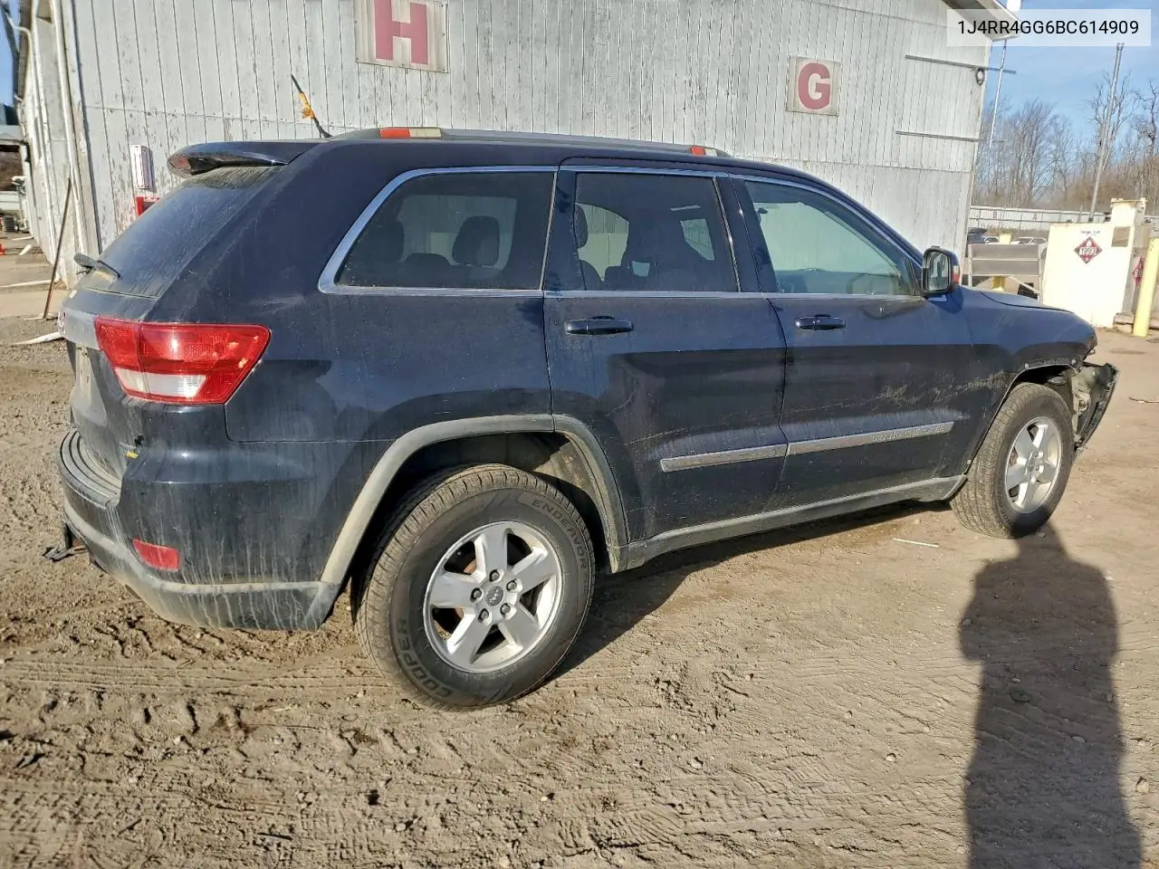 1J4RR4GG6BC614909 2011 Jeep Grand Cherokee Laredo