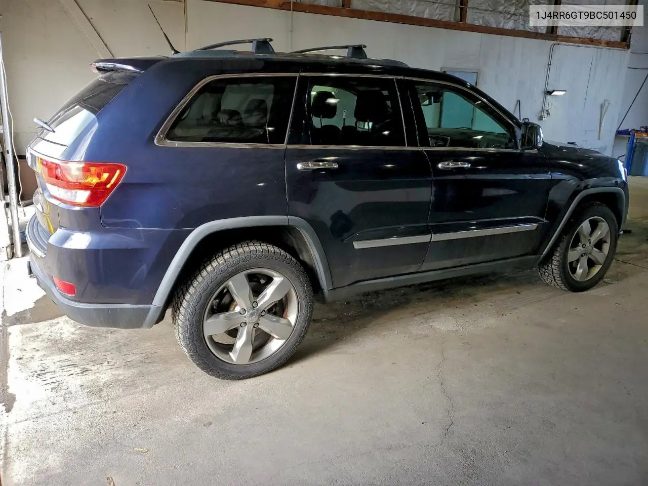 1J4RR6GT9BC501450 2011 Jeep Grand Cherokee Overland