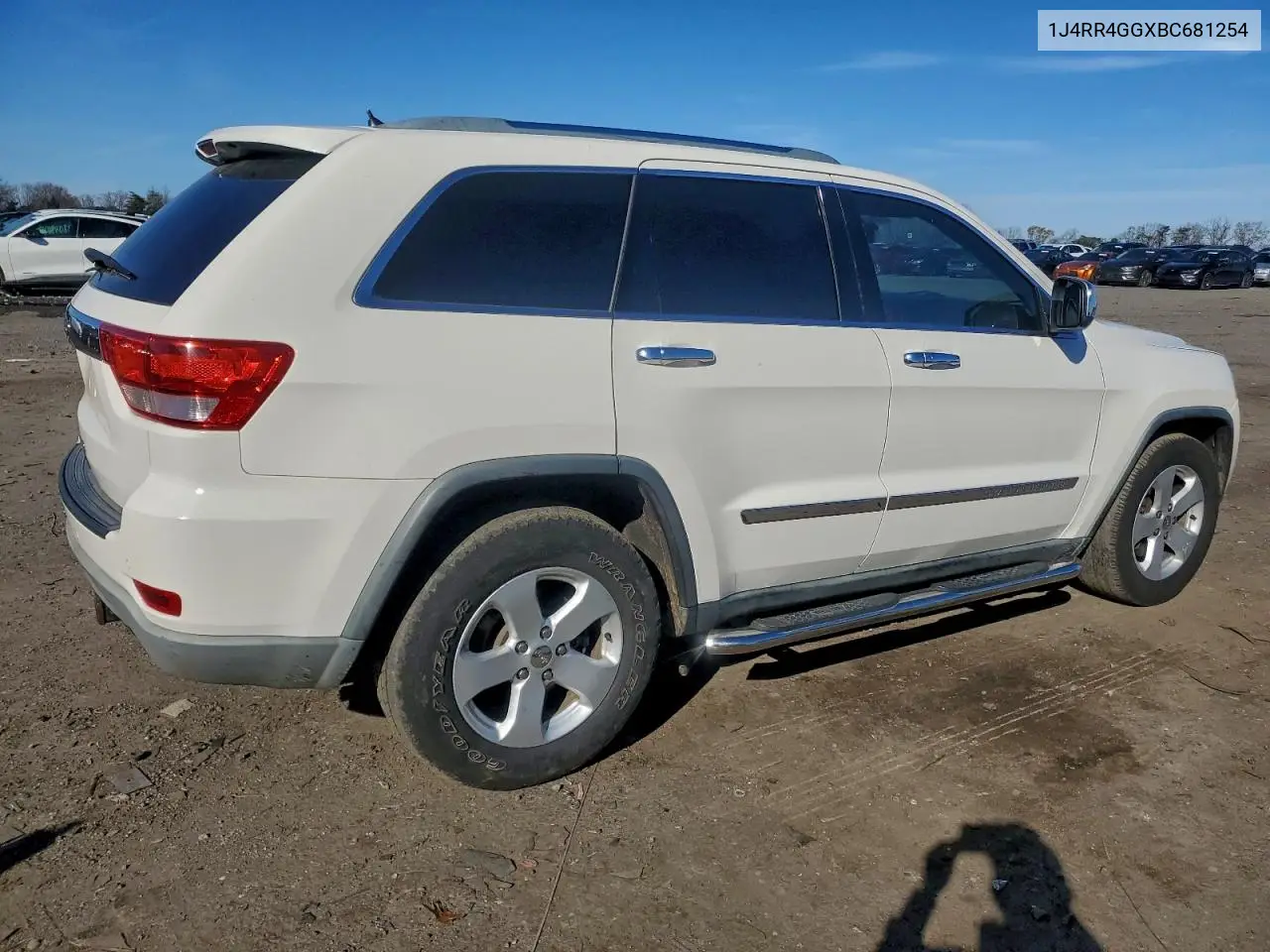1J4RR4GGXBC681254 2011 Jeep Grand Cherokee Laredo