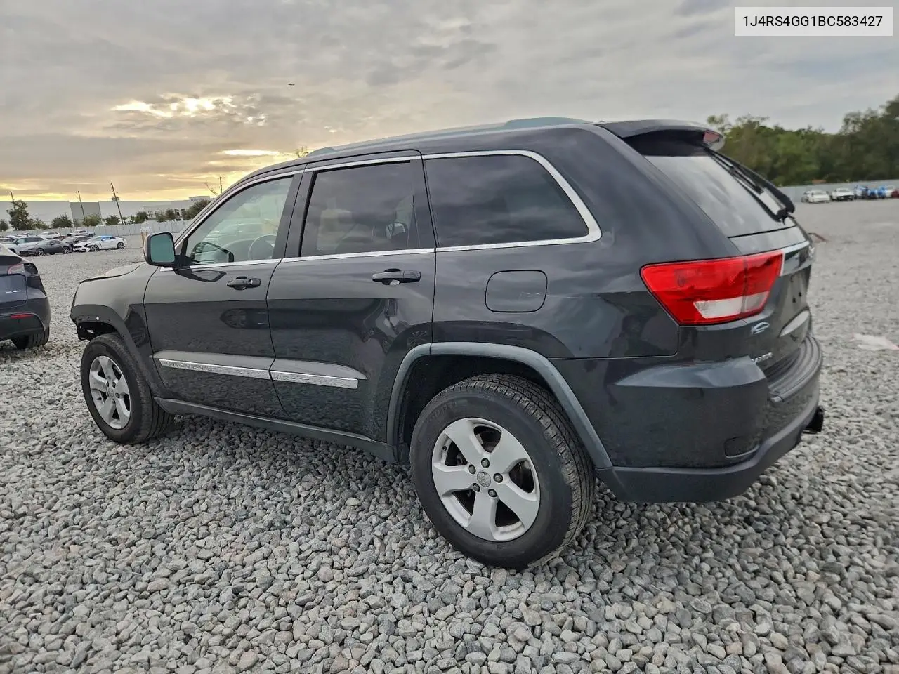1J4RS4GG1BC583427 2011 Jeep Grand Cherokee Laredo