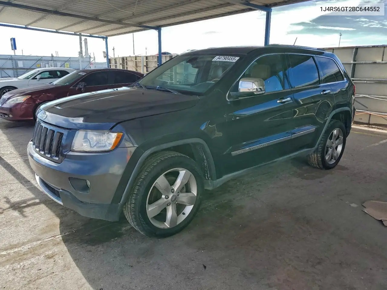 1J4RS6GT2BC644552 2011 Jeep Grand Cherokee Overland