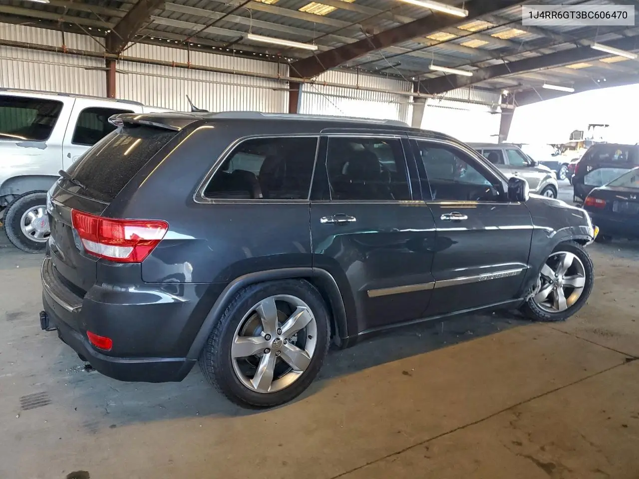 1J4RR6GT3BC606470 2011 Jeep Grand Cherokee Overland
