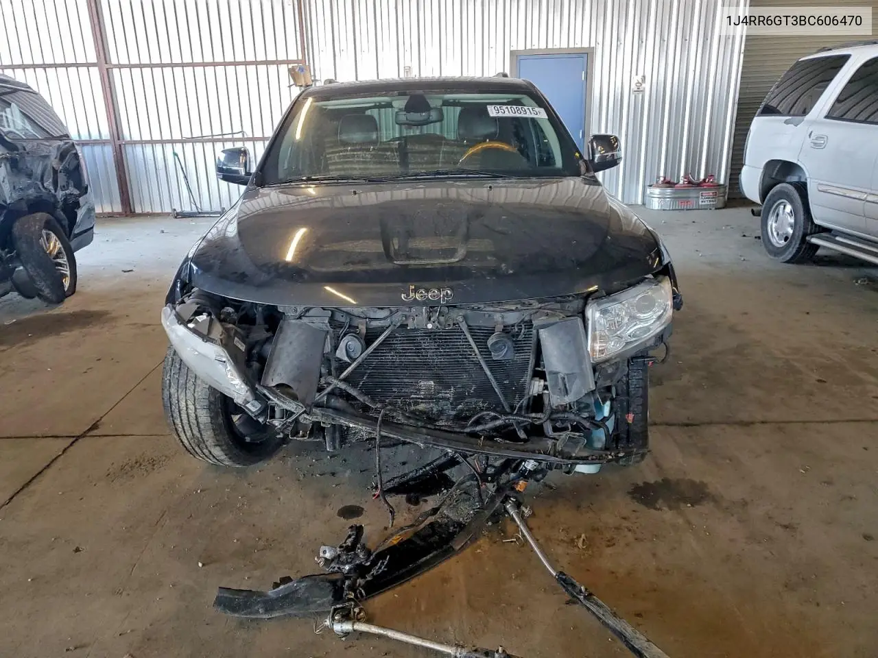 1J4RR6GT3BC606470 2011 Jeep Grand Cherokee Overland