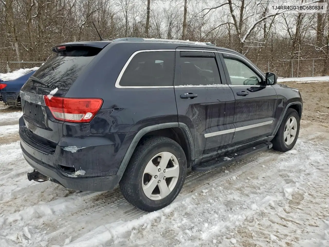 1J4RR4GG1BC680834 2011 Jeep Grand Cherokee Laredo