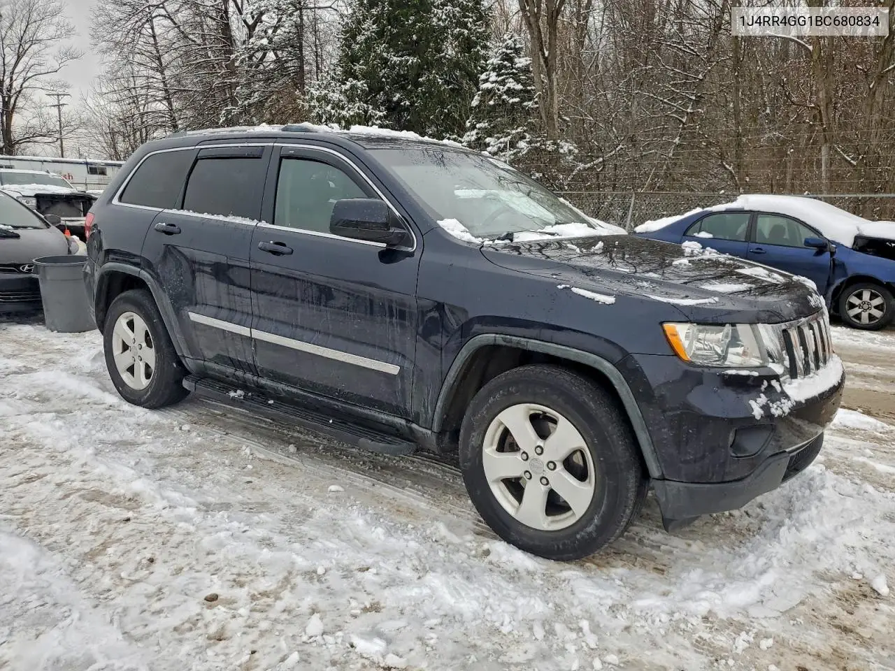 1J4RR4GG1BC680834 2011 Jeep Grand Cherokee Laredo