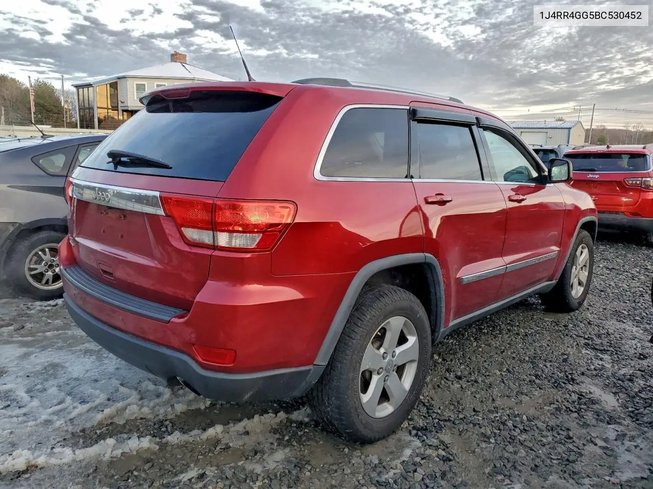 1J4RR4GG5BC530452 2011 Jeep Grand Cherokee Laredo