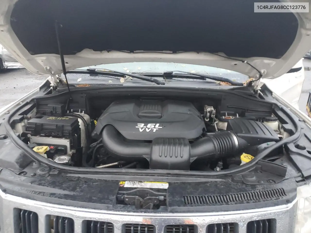 1C4RJFAG8CC123776 2012 Jeep Grand Cherokee Laredo